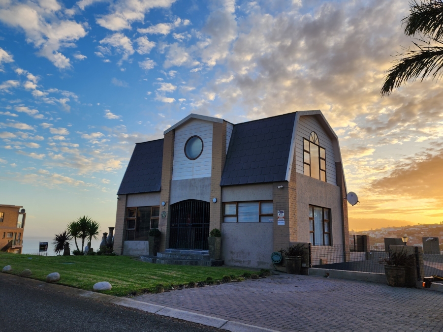 5 Bedroom Property for Sale in Dana Bay Western Cape